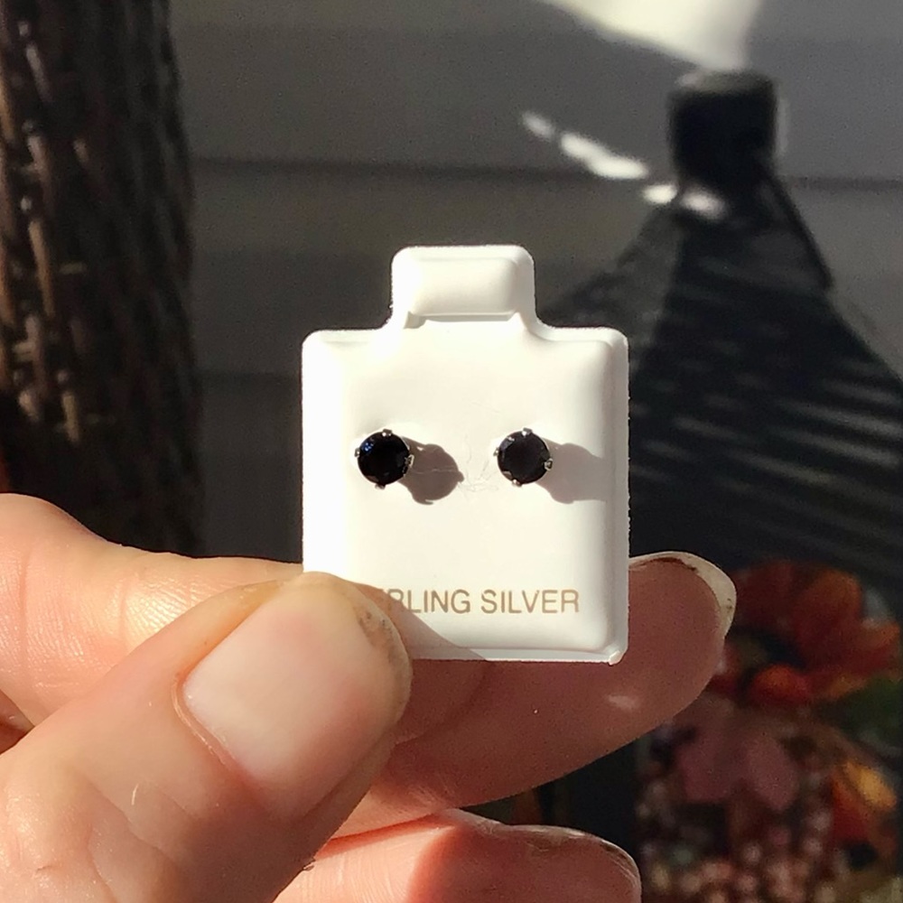 💕NIB 0.5ct Sterling Silver Black CZ Studs💕